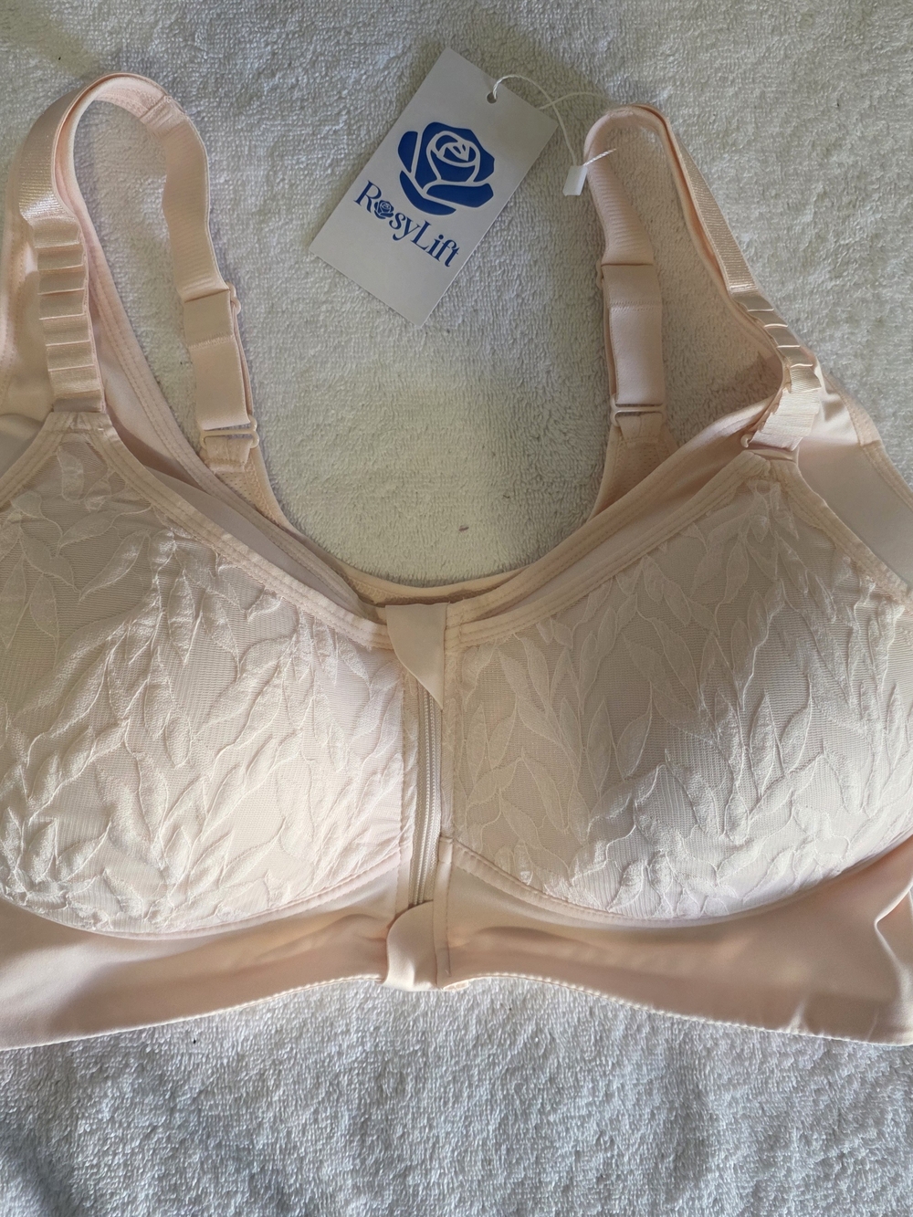 Front-Closure Lace Support Bra in Light Blush